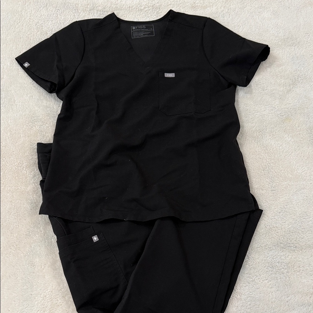 Figs Black V-Neck Scrub Set